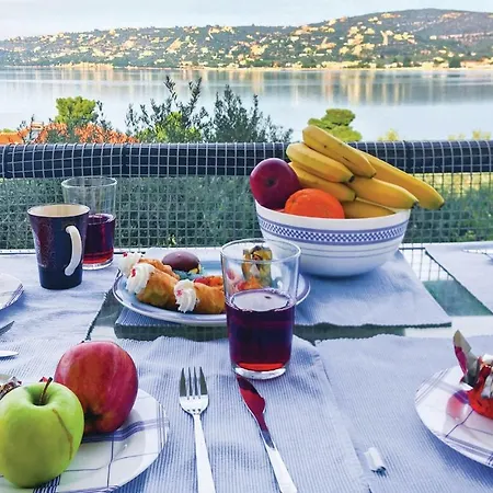 Apartman Three-bedroom In Malessine Malesina
